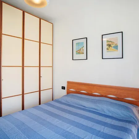 Di Diana דיאנו קסטלו