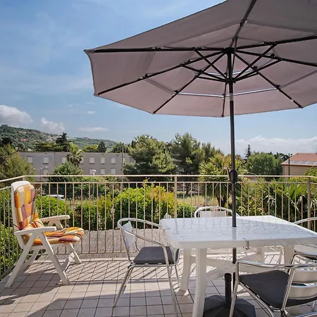 וילה Di Diana דיאנו קסטלו